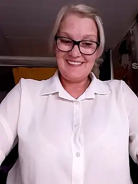 Chat +18 de irinamaux ao vivo