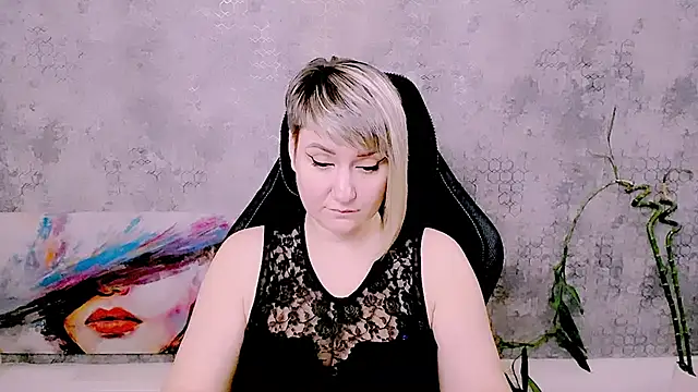 Djullia's Live XXX Chat