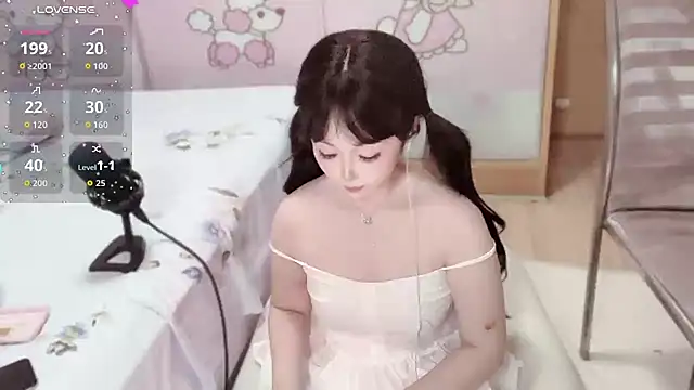 Peach-20's Live XXX Chat