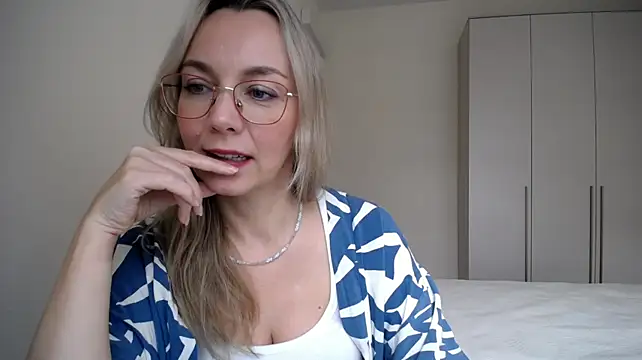 Ava_Elior Chat XXX in diretta
