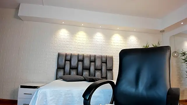 AidaJones' Live XXX Chat