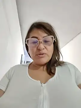 AlexxiaaMat XXX чат на живо
