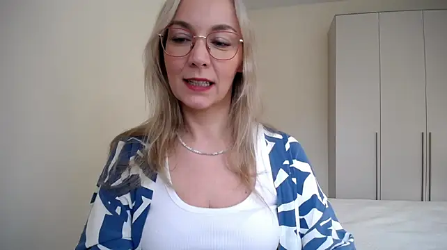 Ava_Elior Chat XXX in diretta