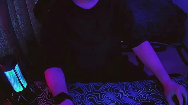 fame_bc লাইভ XXX চ্যাট