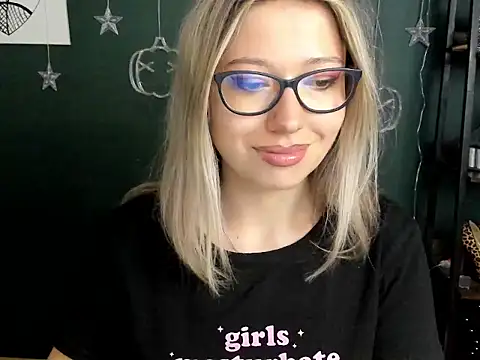loveHeidi's Live XXX Chat