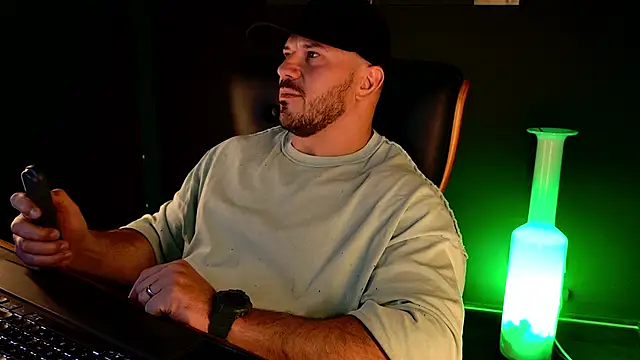 XXX chat uživo modela AngeloEric