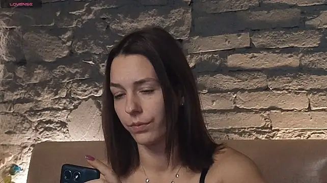 shygurl18's Live XXX Chat