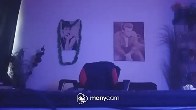 Show modela der_dino30 na web-kameri