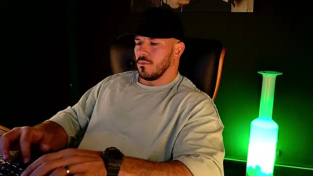 AngeloEric's Live XXX Chat