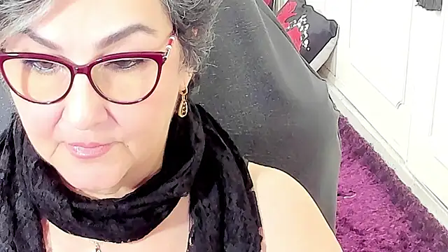 Chat XXX en directo de cataleya_mom