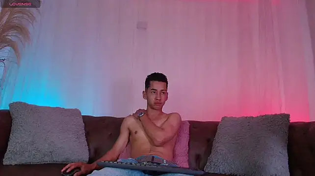 JhonnyDicker webcam show