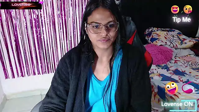 SweetAlmaa – Live XXX-chat