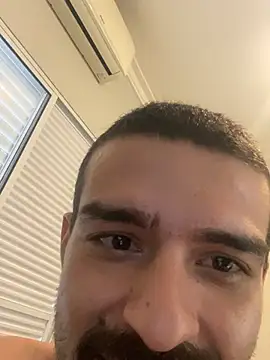 Chat +18 de Ivis1999 ao vivo