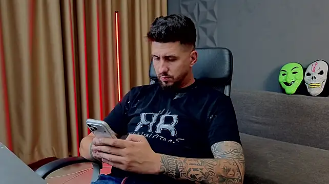 Chat XXX en directo de LoganStroud