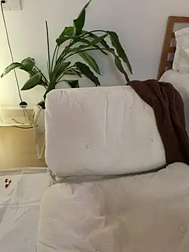 DouDou-- – Live XXX-chat