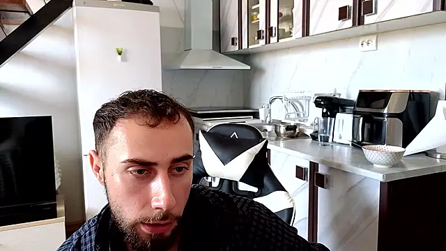 RyanStorm_ élő XXX-chatje
