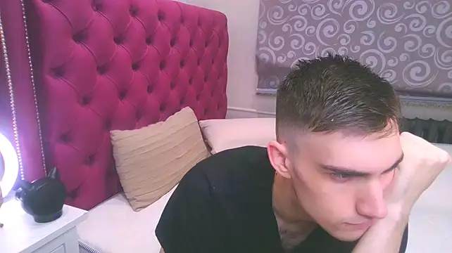 DeanWilden Live XXX chat
