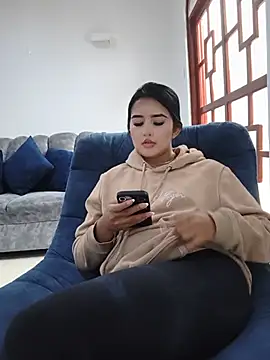 Živý XXX chat SCARLETVELVET_