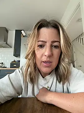 MsBelleWarick's Live XXX Chat