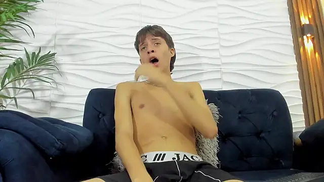 Pavo_tv Chat XXX in diretta