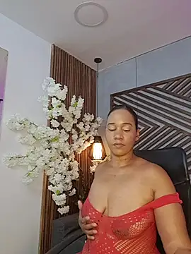 EbonyHorrny live XXX chat