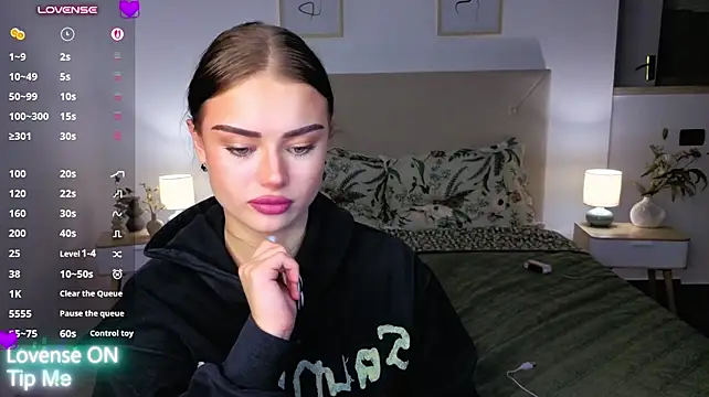 Silena_sky's Live XXX Chat