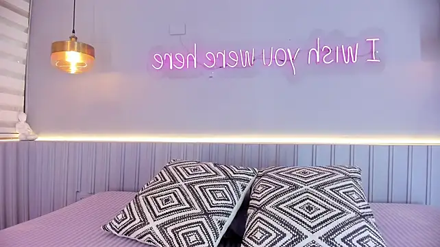 cherry_monroe XXX чат на живо