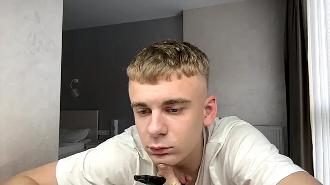 XXX chat uživo modela SoloFury