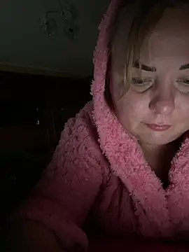 Mommy-girl-Lola élő XXX-chatje