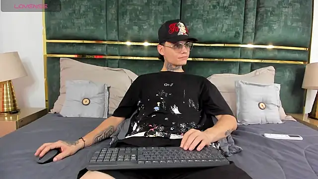 แชท XXX สดของ JackGriffin_