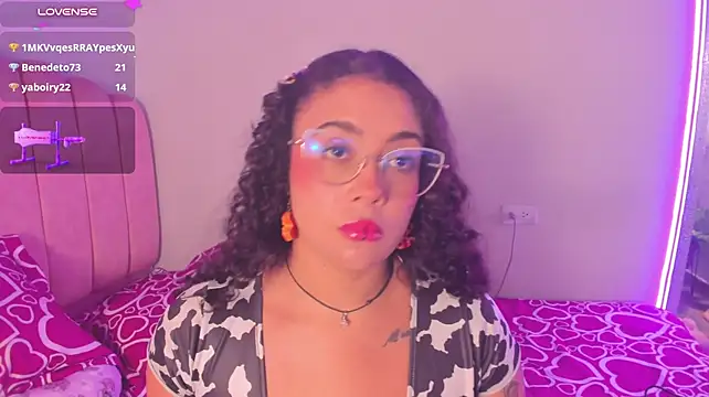 antonelllepiercee Chat XXX in diretta