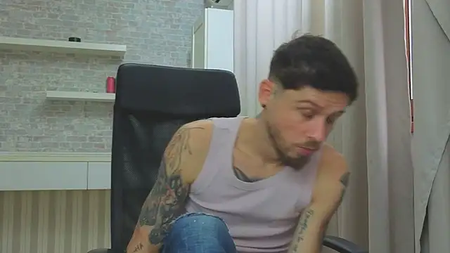 JonahShaw XXX чат на живо