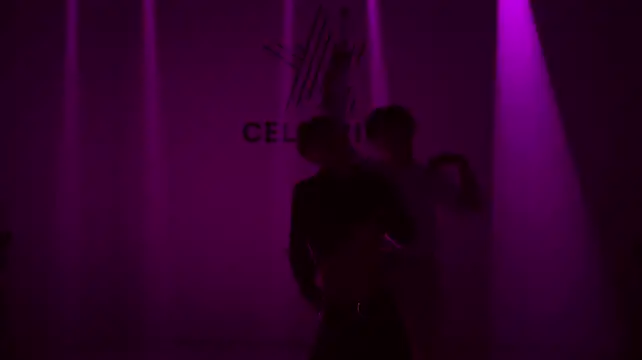 open001 élő XXX-chatje