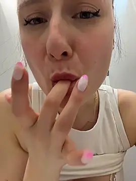 XXX chat uživo modela Dina_Tease