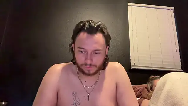 hungandcloudy's Live XXX Chat