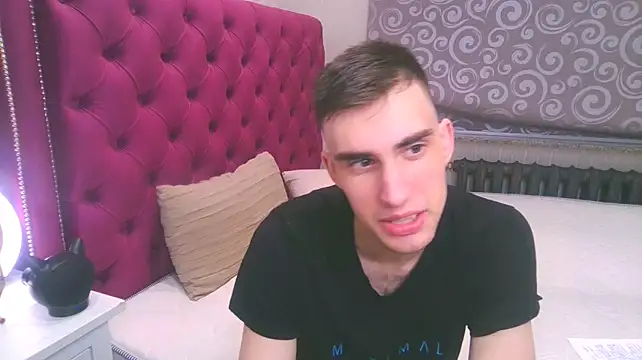 DeanWilde live XXX chat
