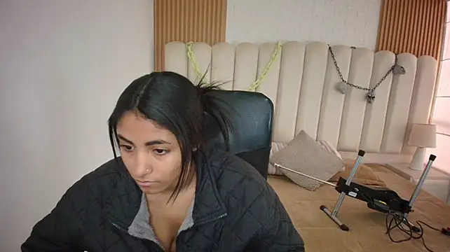 shaneelle Adlı Modelin Canlı XXX Sohbeti