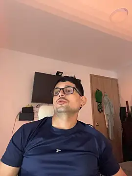 Chatroom XXX en direct de TroyeKnight