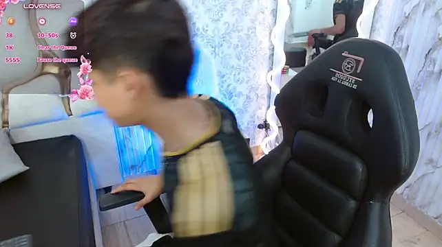 צ'אט XXX בשידור חי של OLIIVER_TAY
