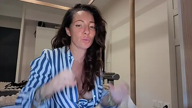 claraxloveuse's Live XXX Chat