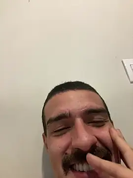 Chat +18 de Ivis1999 ao vivo