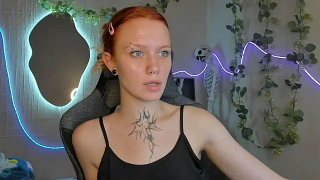 Elastikisss' Live XXX Chat