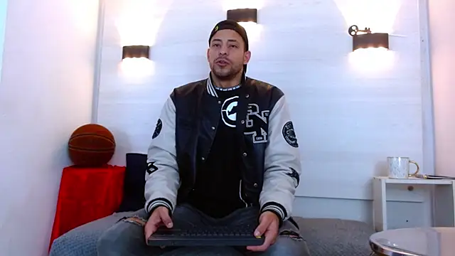 Cris_LaCobra_ Chat XXX in diretta
