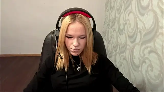 linaloawot's Live XXX Chat