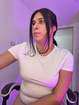 sofia_rivers Adlı Modelin Canlı XXX Sohbeti