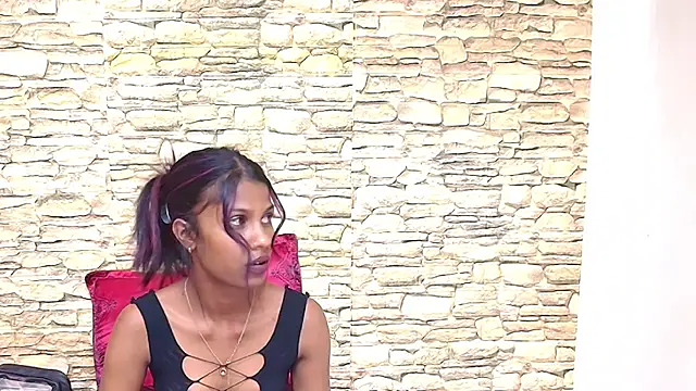 IndianSilkySpice's Live XXX Chat