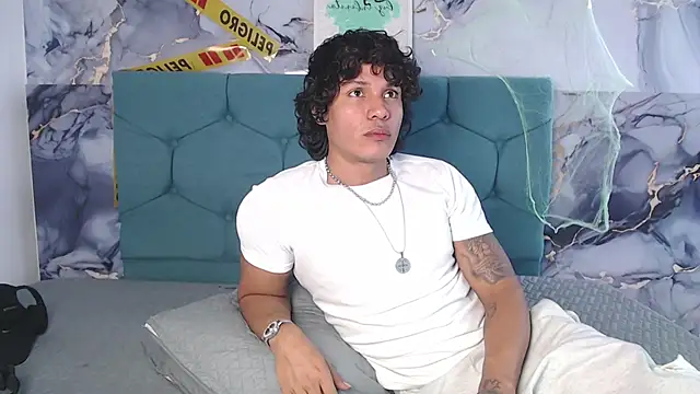 Chatroom XXX en direct de MaximilianRoth