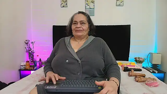 Chat XXX en directo de QueenMatturex