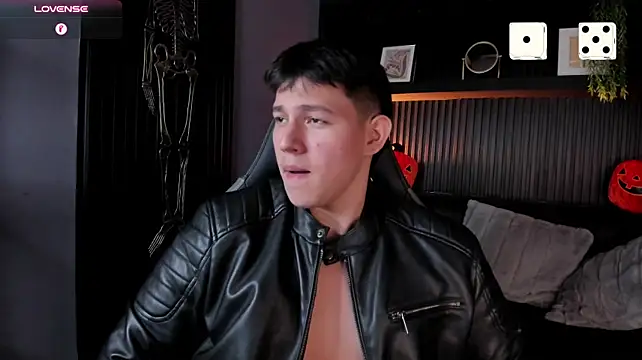 JamesCr_'s Live XXX Chat