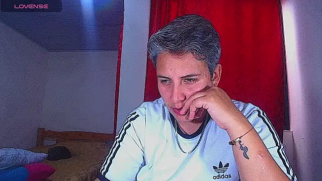 Chat +18 de Yessi_rousse ao vivo